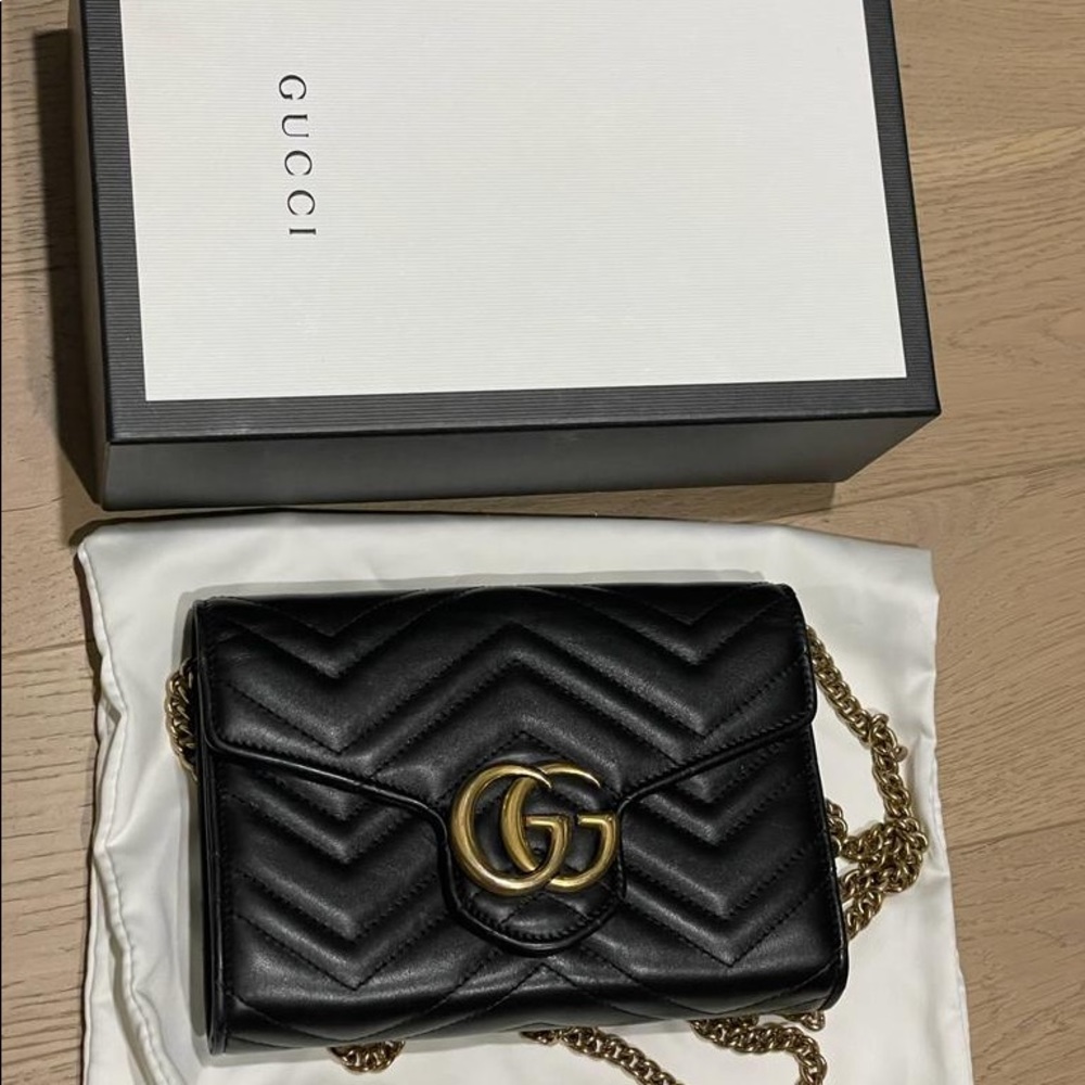 GG Marmont Bag. It’s in perfect condition. There is no signs of wear.